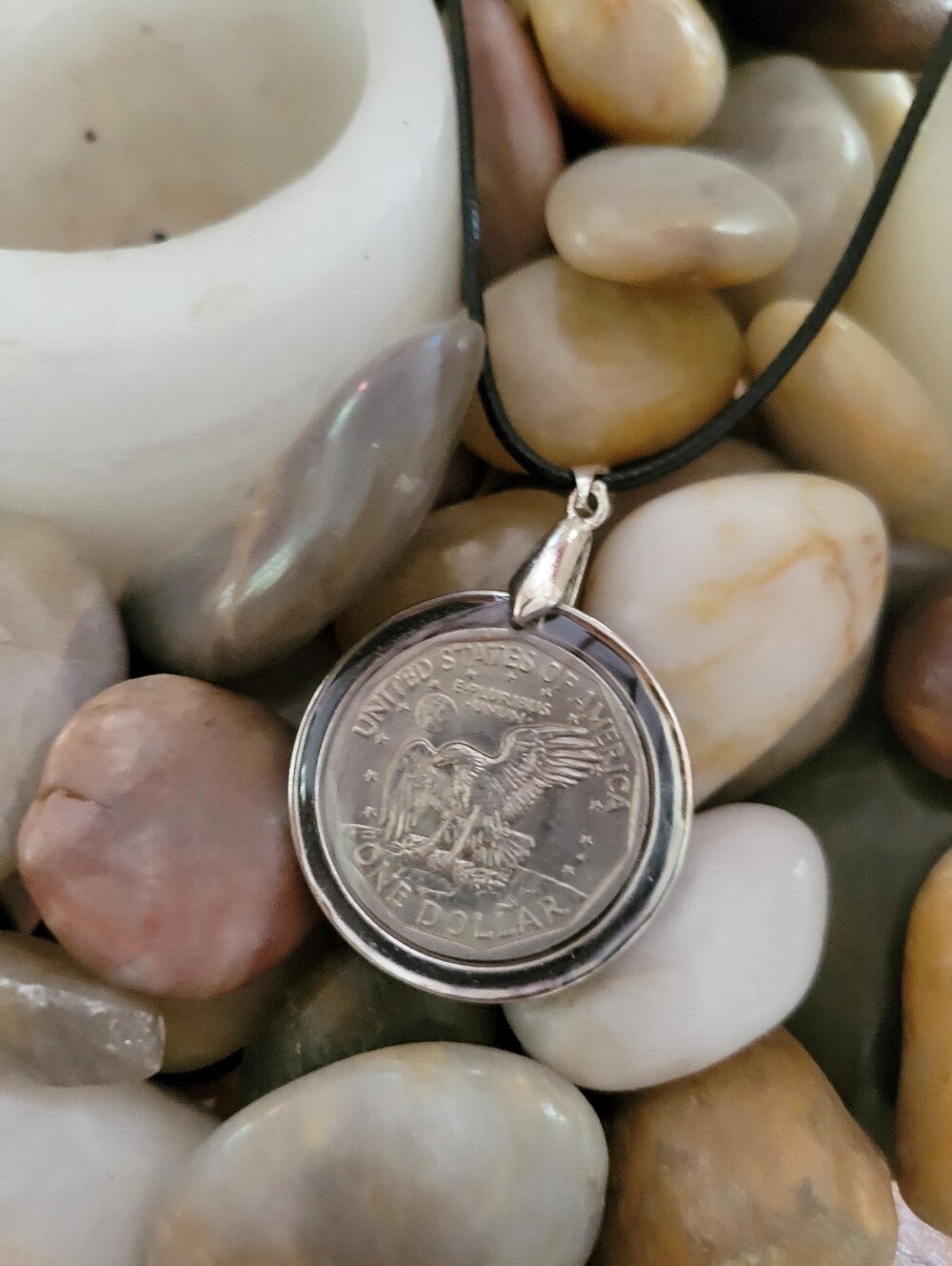 1979 US Susan B. Anthony Coin Pendant - Handcrafted Vintage Coin Resin Necklace - Picture 13 of 13